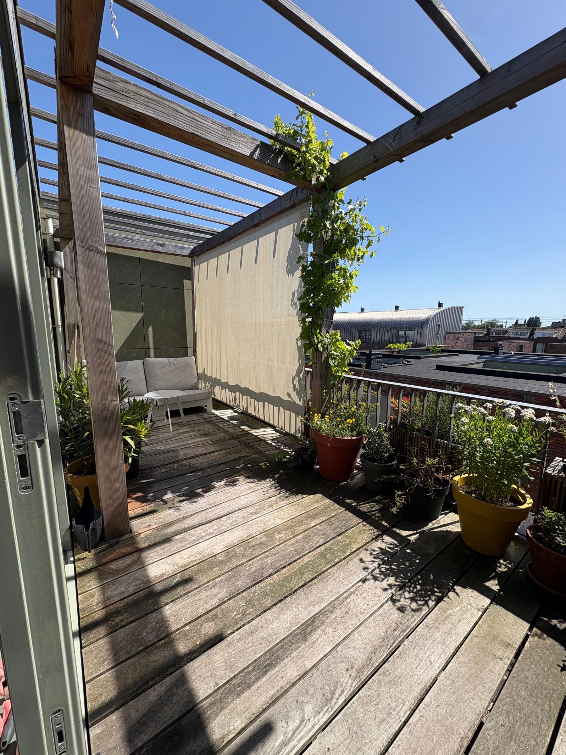 Pergola met schaduwdoek